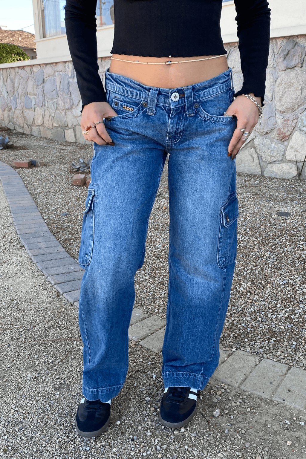 Relaxed Fit Boyfriend Cargo Jeans with Multiple Pockets for Practical Style