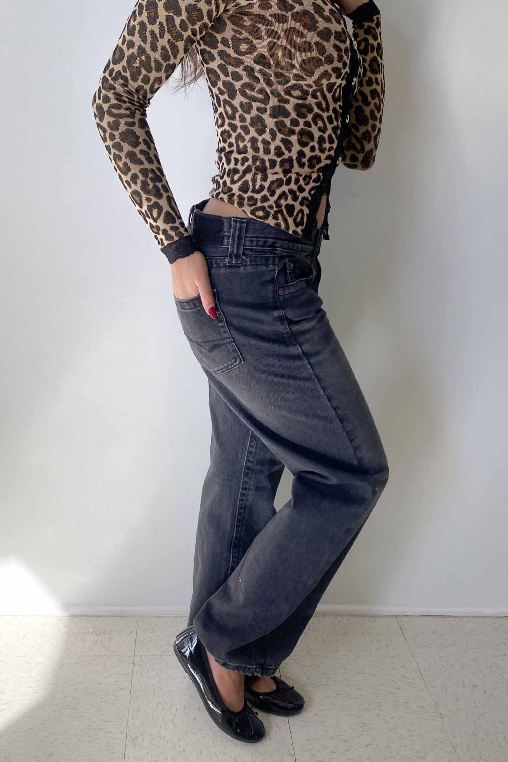 Relaxed Fit Low Boyfriend Jeans with Trendy Low-Rise Waist for Casual Style