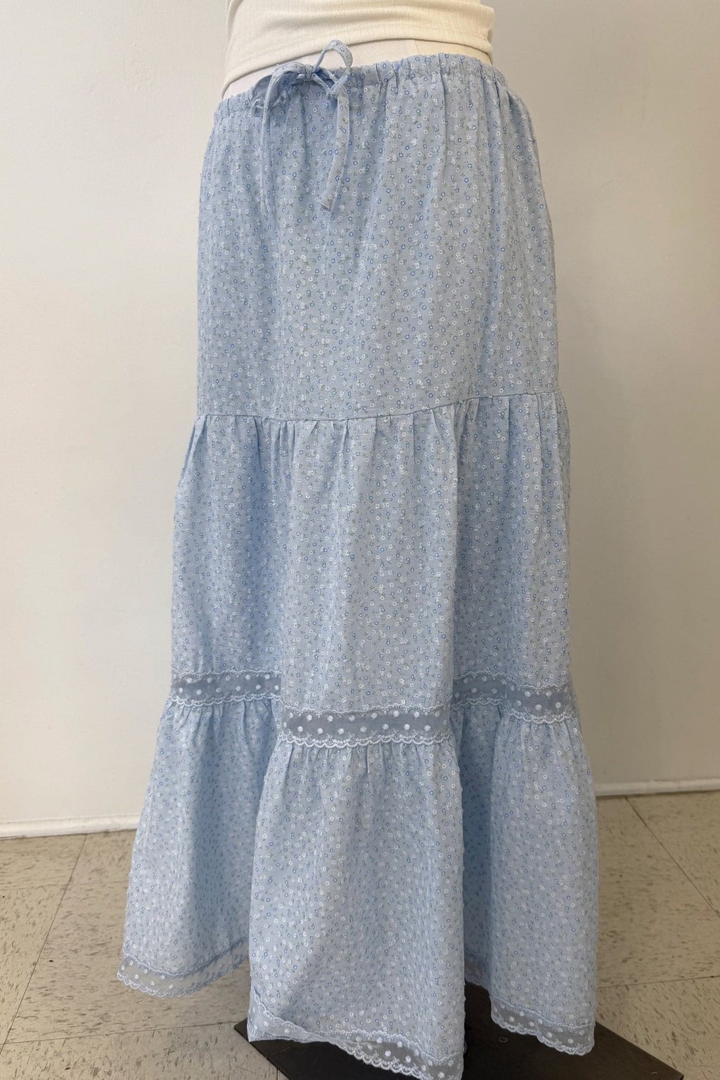 Floral & Stretch Lace Maxi Skirt