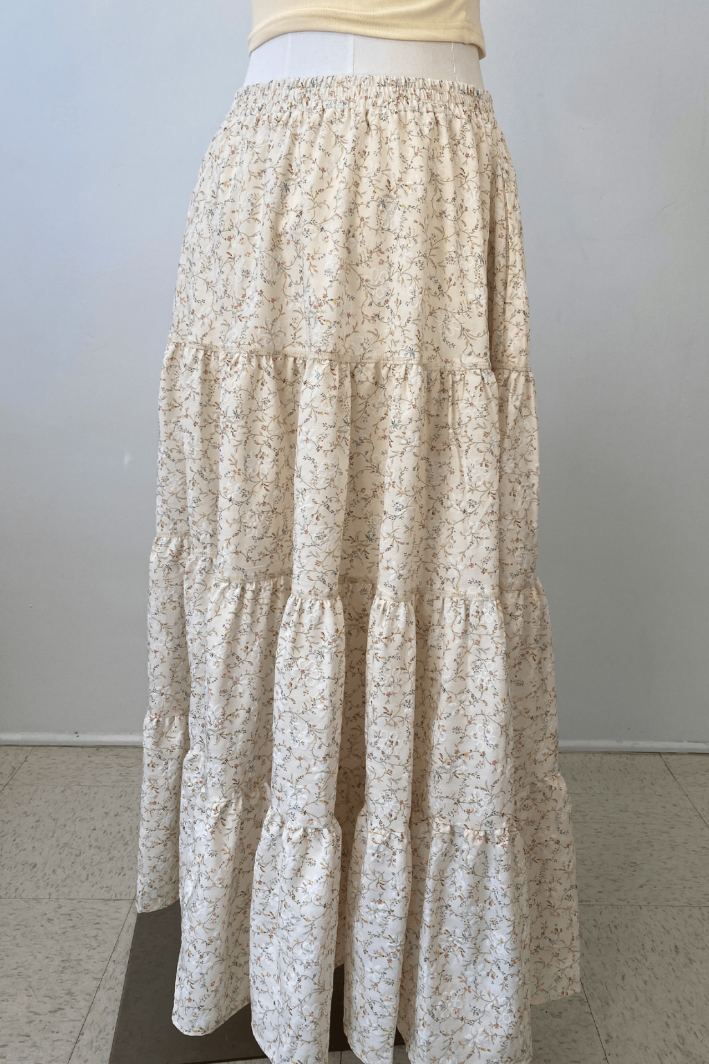 Elegant Floral Maxi Skirt for a Flowing, Feminine Look